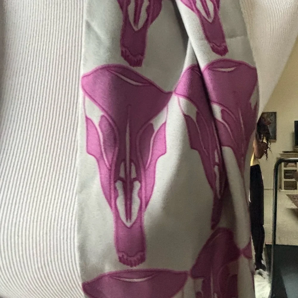 ✨ 💀Iconic Thomas Wylde Skull Print Silk Scarf 💀✨